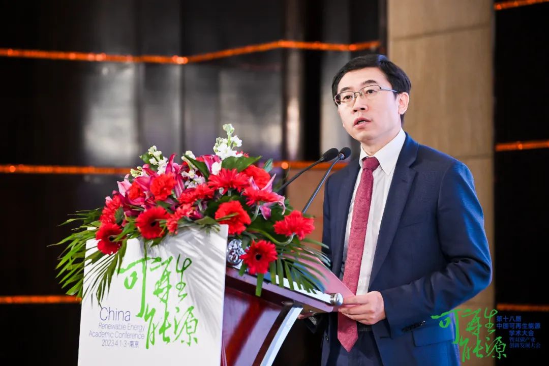 第十八届中国可再生能源学术大会上新能源装备制造企业金风科技总裁曹志刚发表讲话 第十八届中国可再生能源学术大会上新能源装备制造企业金风科技总裁曹志刚发表讲话